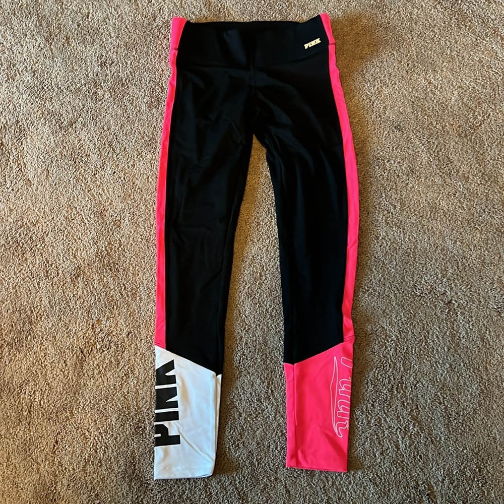 VS/PINK 
Ultimate Yoga Edition 
Colorblock leggings
Size small